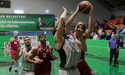 Akhisar Belediye Basket evinde Samsunspor'a takld