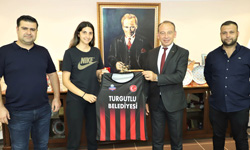 Turgutlu Belediyespor Kadn Basketbol Takmnda ilk imzalar atld